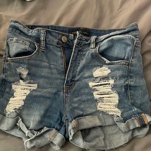SUPER CUTE JEAN SHORTS